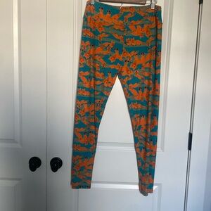 LulaRoe Tall‎ and Curvy Leggings